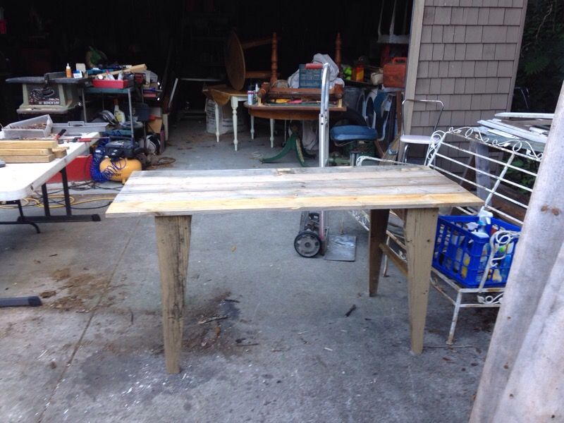 Farm table