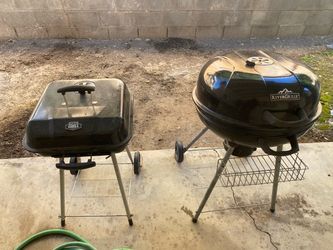 Grill Left $5 wheel Is loose Right $10 comes with grill cover