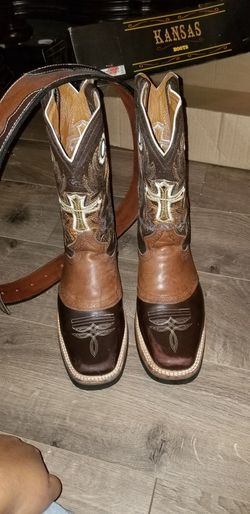 Botas y cinto hombre