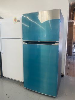Crosley 30” 18.3 Cu Ft Top Freezer Refrigerator Stainless
