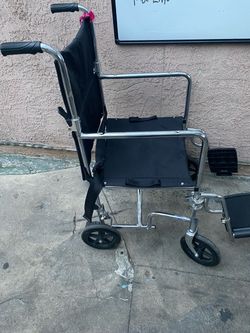 Folding Transport Wheelchair with Footrests