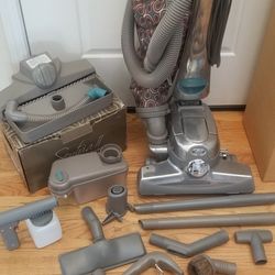 NEW cond KIRBY SENTRIA VACUUM WITH COMPLETE ATTACHMENTS  , SHAMPOO SYSTEM  , ZIP BRUSH  , AMAZING POWER SUCTION    WORKS EXCELLENT    IN THE BOX 