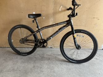 Mid Old School HARO BACKTRAIL X24 BMX (24 Inch)