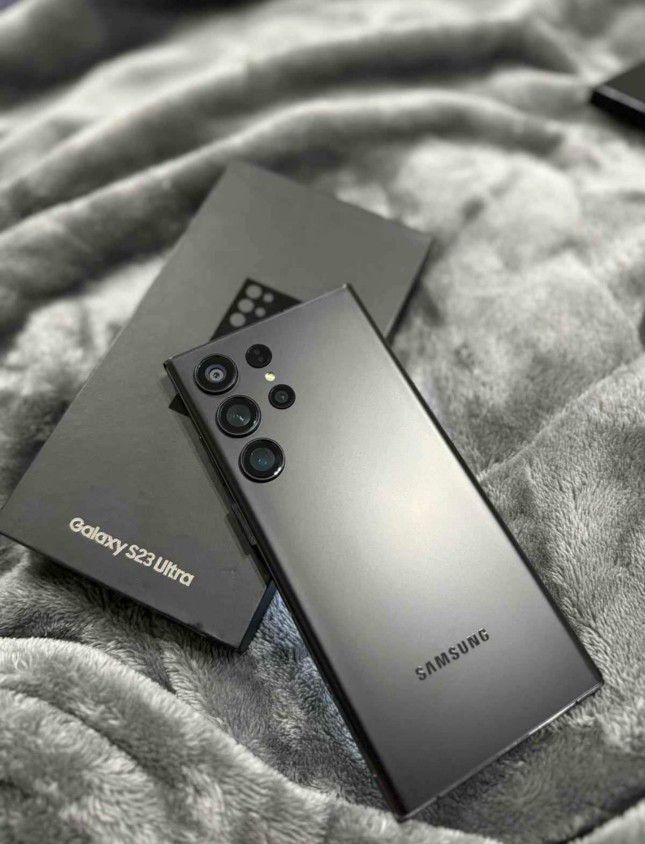 Samsung Galaxy S23 Ultra SM-S918U
- 512GB - Phantom Black (Unlocked)