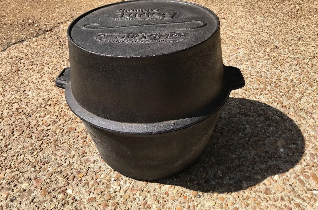 Nice Ultimate turkey cast iron Camp chef convection roaster dutch oven pot