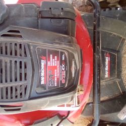 Lawnmower / máquina de cortar pasto