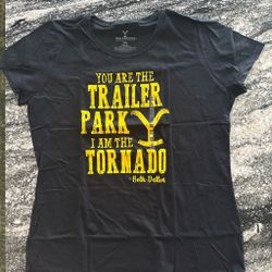 New Yellow stone t- shirt multiple sizes