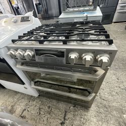 LG Signature 30” Dual Fuel Range In Stainless Steel