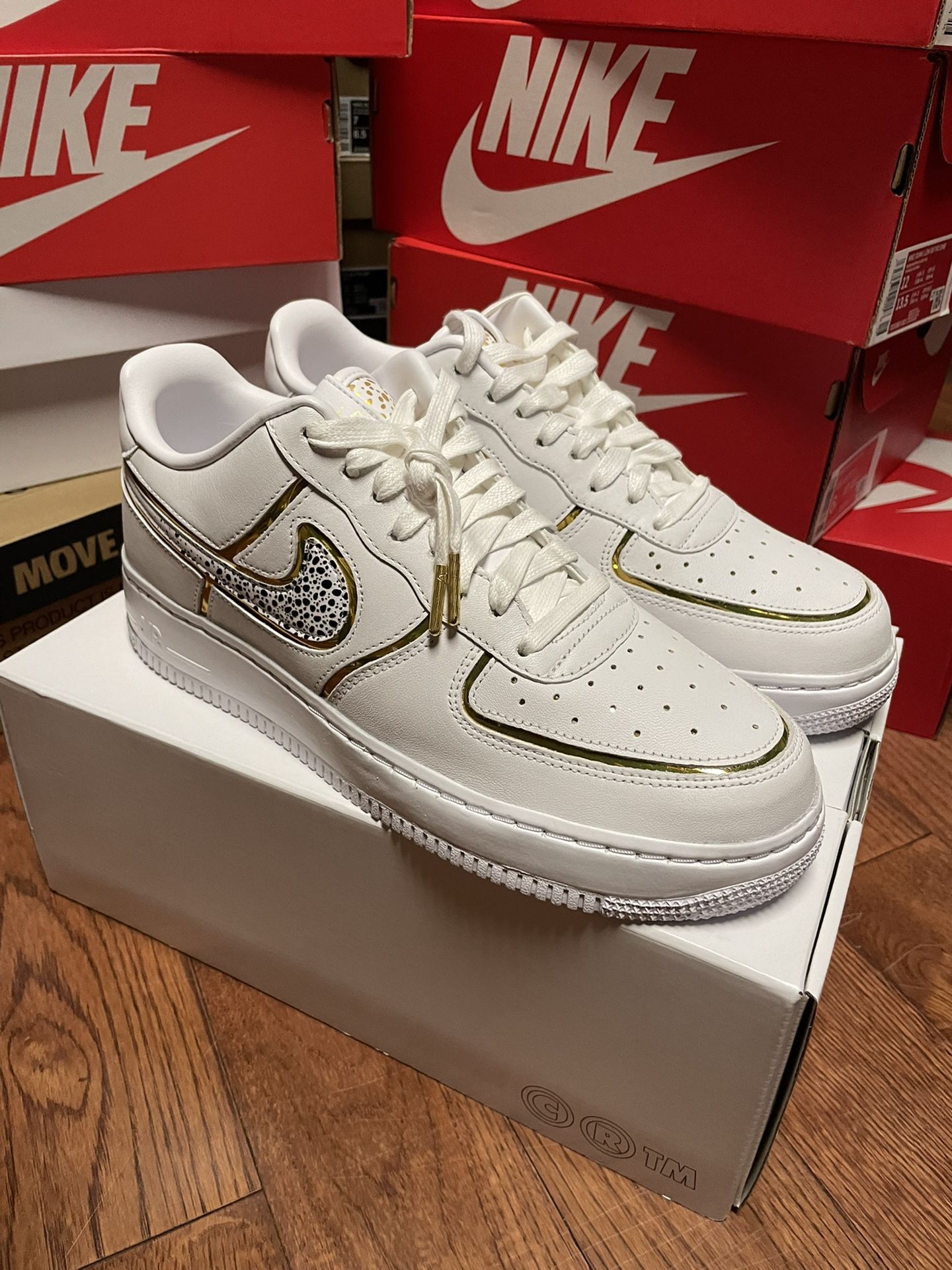 Ronaldo white sneakers clearance