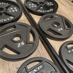 NEW Olympic Equipment: 6 ft Black Barbell With Weight Plates: 45s to 2.5s Total: 283 lbs