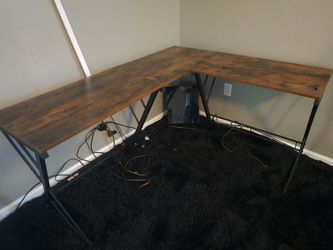 L Shaped corner desk