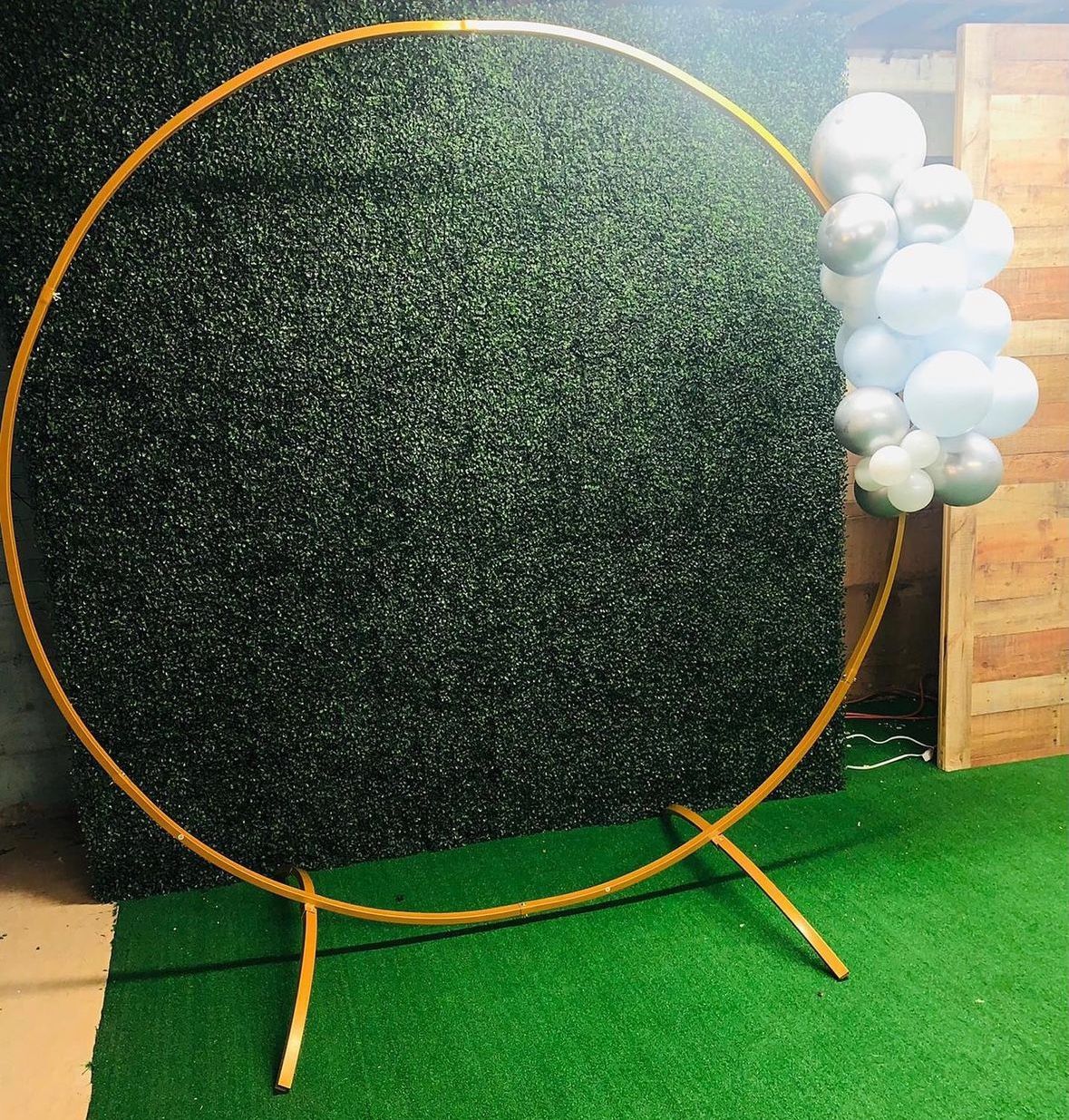 Round metal frame