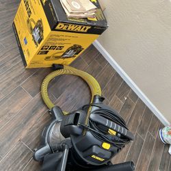 DeWalt Stainless Steel Vaccum