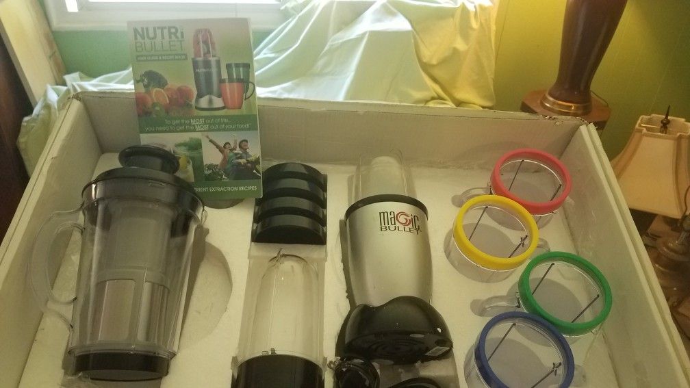 Like new bullet blender set