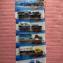 Hot Wheels Track Fleet 5 Piece Set