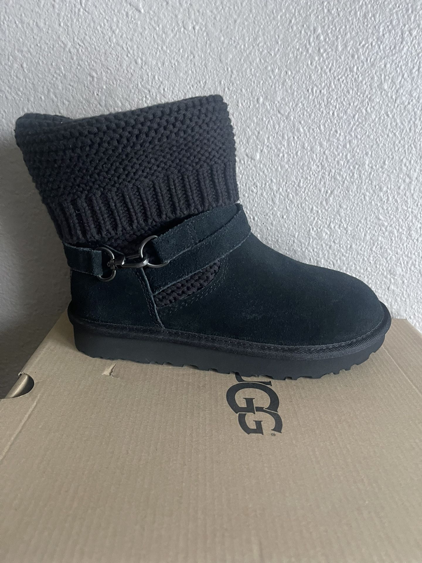 UGG Purl Strap Boot Black Size 6.