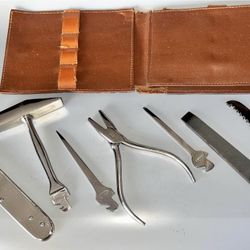 WWII-Era Hubeo Multitool Set with Original Leather Case – Complete & Authentic