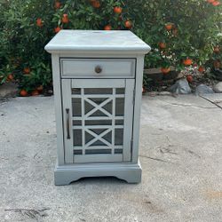 End Table / Night Stand