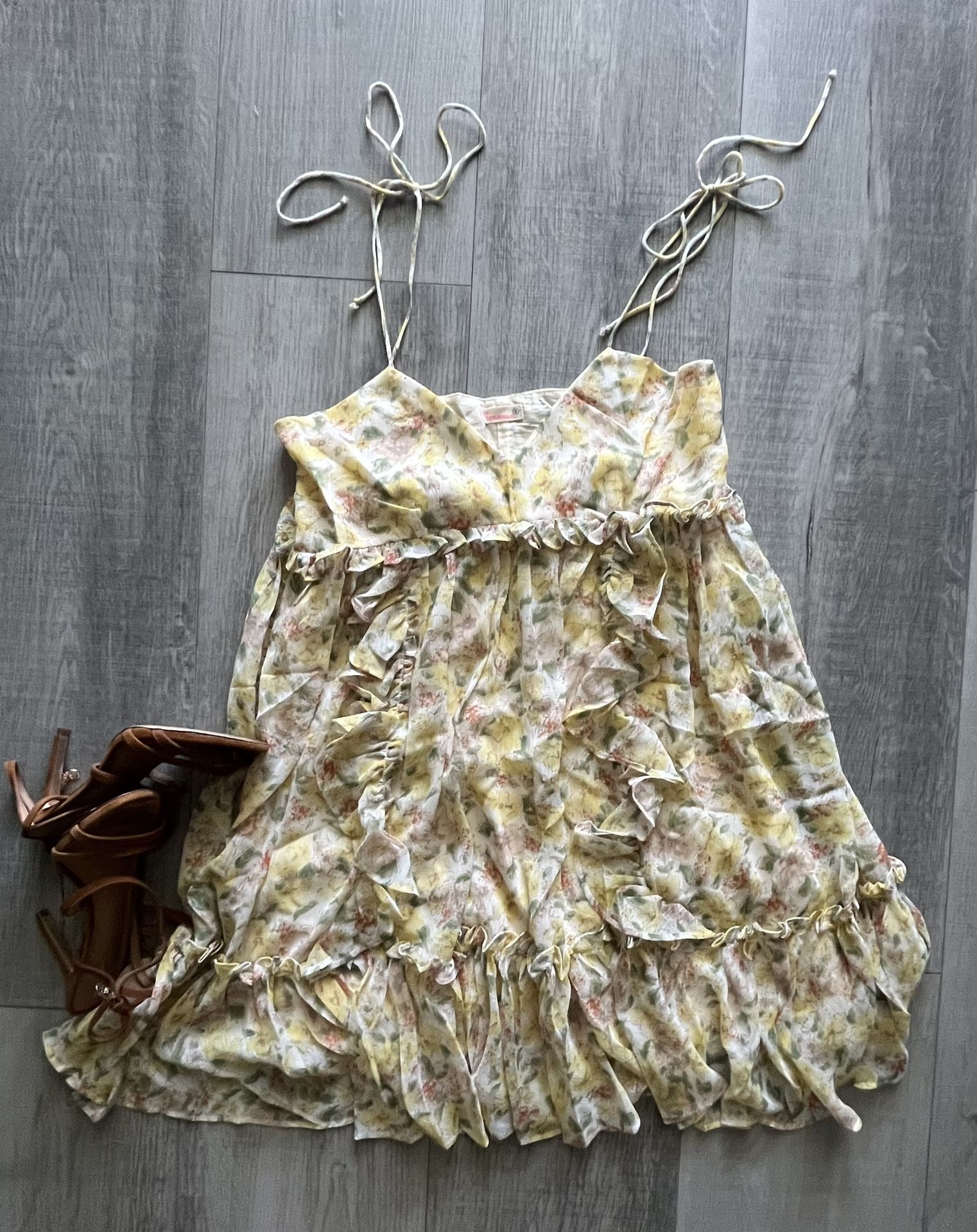 NWOT GORGEOUS FLOWY FEMININE DRESS SZ SMALL