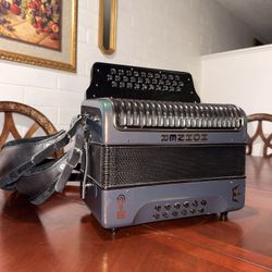 Hohner Corona II
