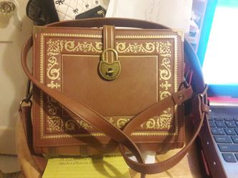 ThinkGeek Olde Book Purse for Sale in Prospect Park PA OfferUp