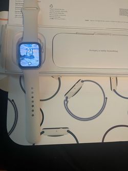 Apple Watch SE 2024 2nd Gen 40mm GPS
