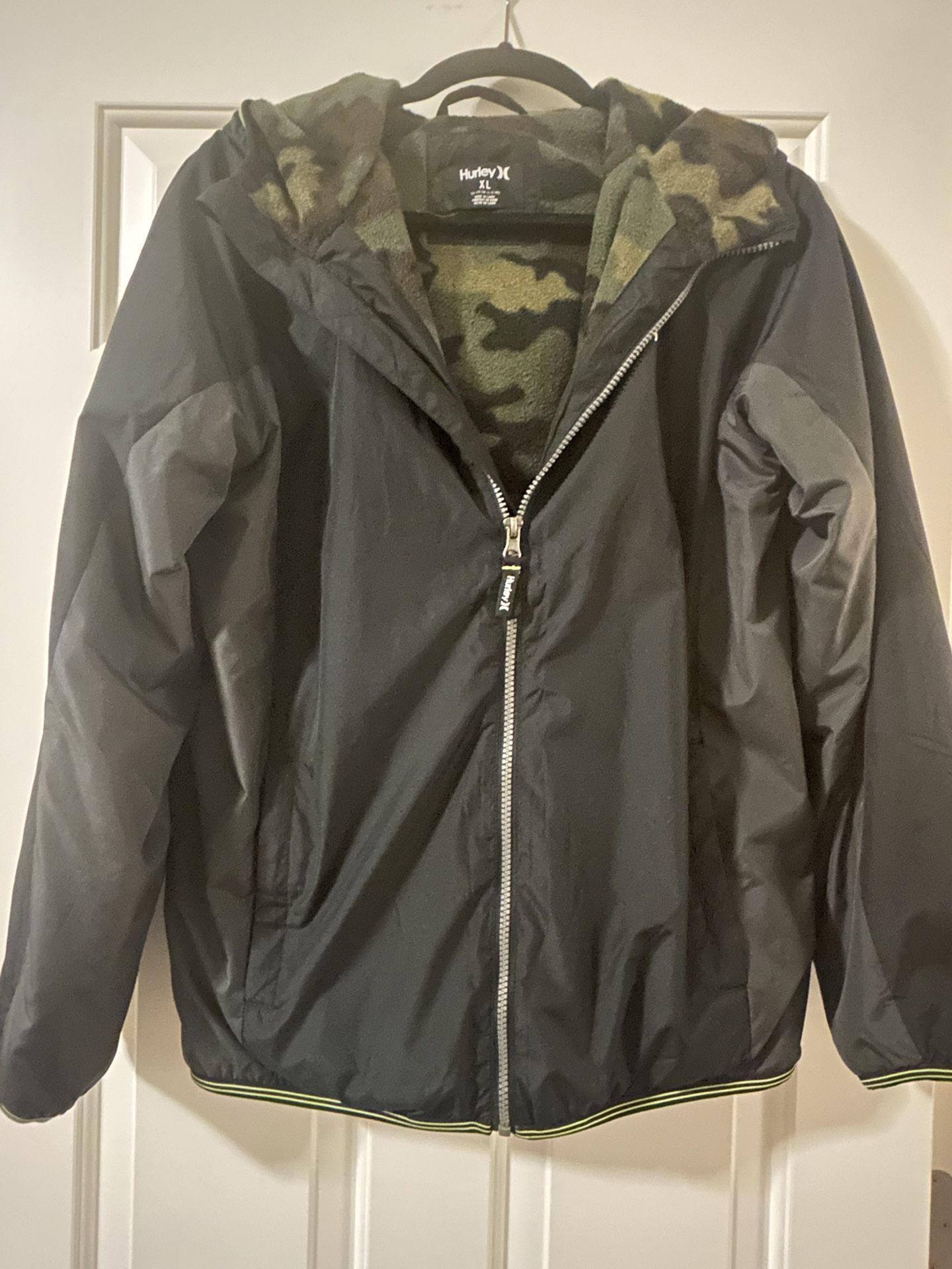 New/tags removed. Big kids fleeced lined jacket- size XL