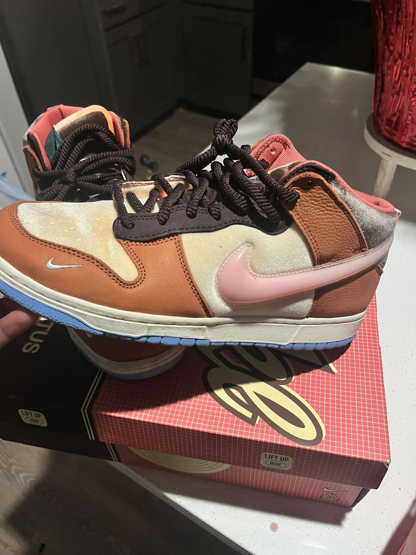 Nike Dunk Mid Social Status “Free Lunch Chocolate Milk”