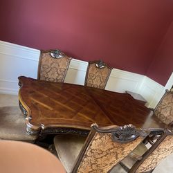 Dining Table  With 6 Chairs And 2 Extra Pieces Of Leaves 