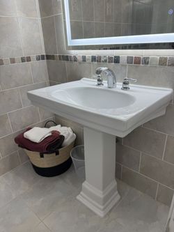 1 or 2 Pedestal Sink(s) – Aventura, FL Pickup