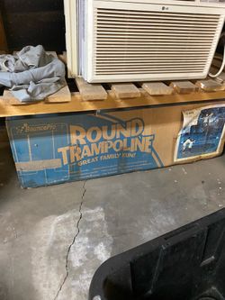 Trampoline new in box 14 feet