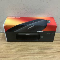 BOSE 2ND GEN SOUNDLINK FLEX PORTABLE SPEAKER.