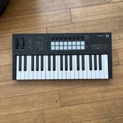 Novation Launchkey 37 Synth and Midi Keyboard