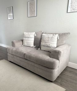 Grey LIKE NEW couch!