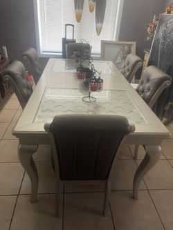 6 Chair Dinning Table
