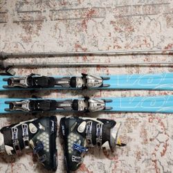Volkl Attiva Unlimited AC 1560mm Skis w/ Marker Motion Bindings
Salomon push W8