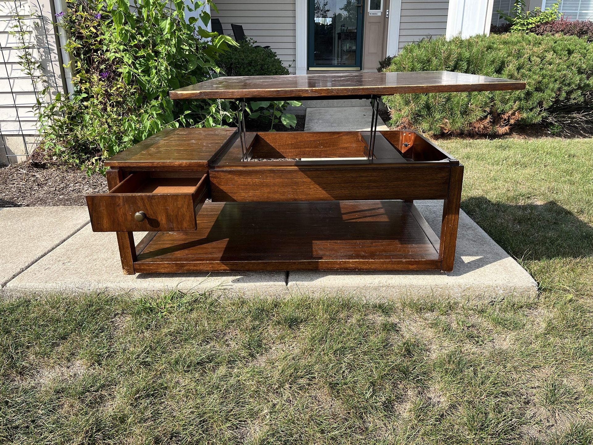 Lazboy Coffee Table for Sale in Aurora, IL OfferUp