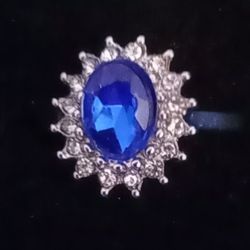 Sapphire Ring With Zircons