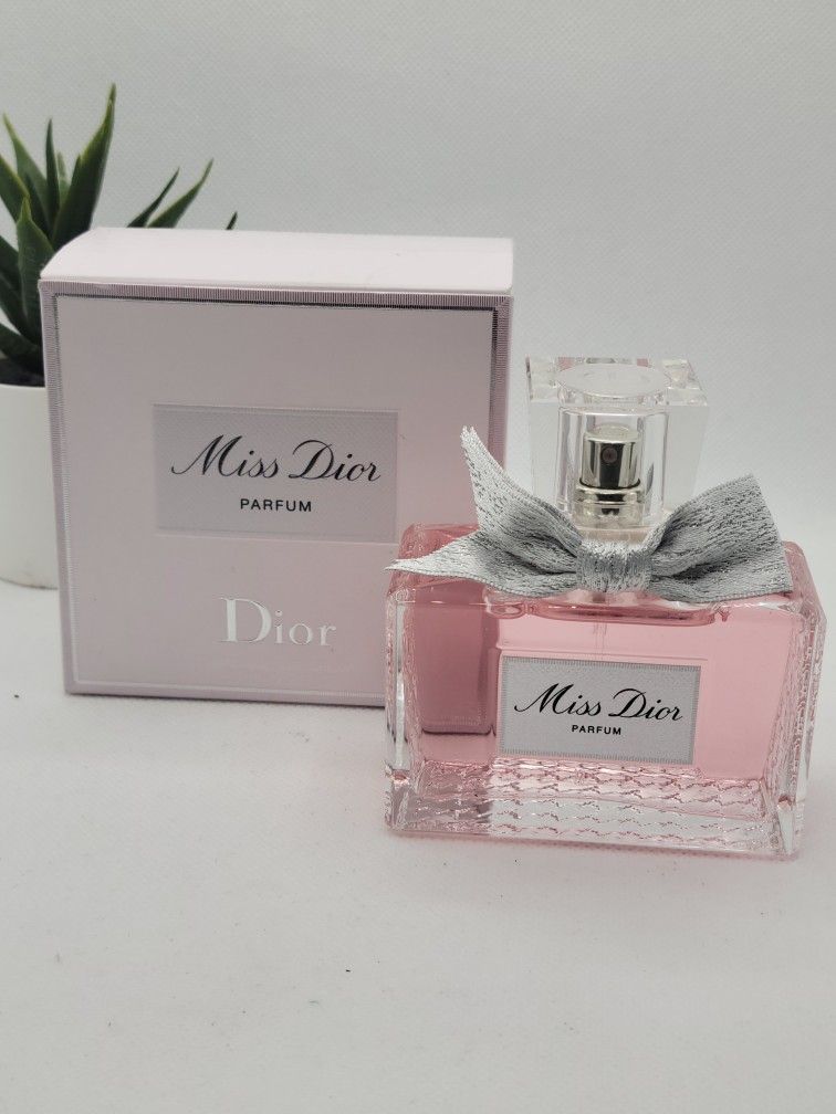 Dior
Miss Dior Parfum
3.2 fl