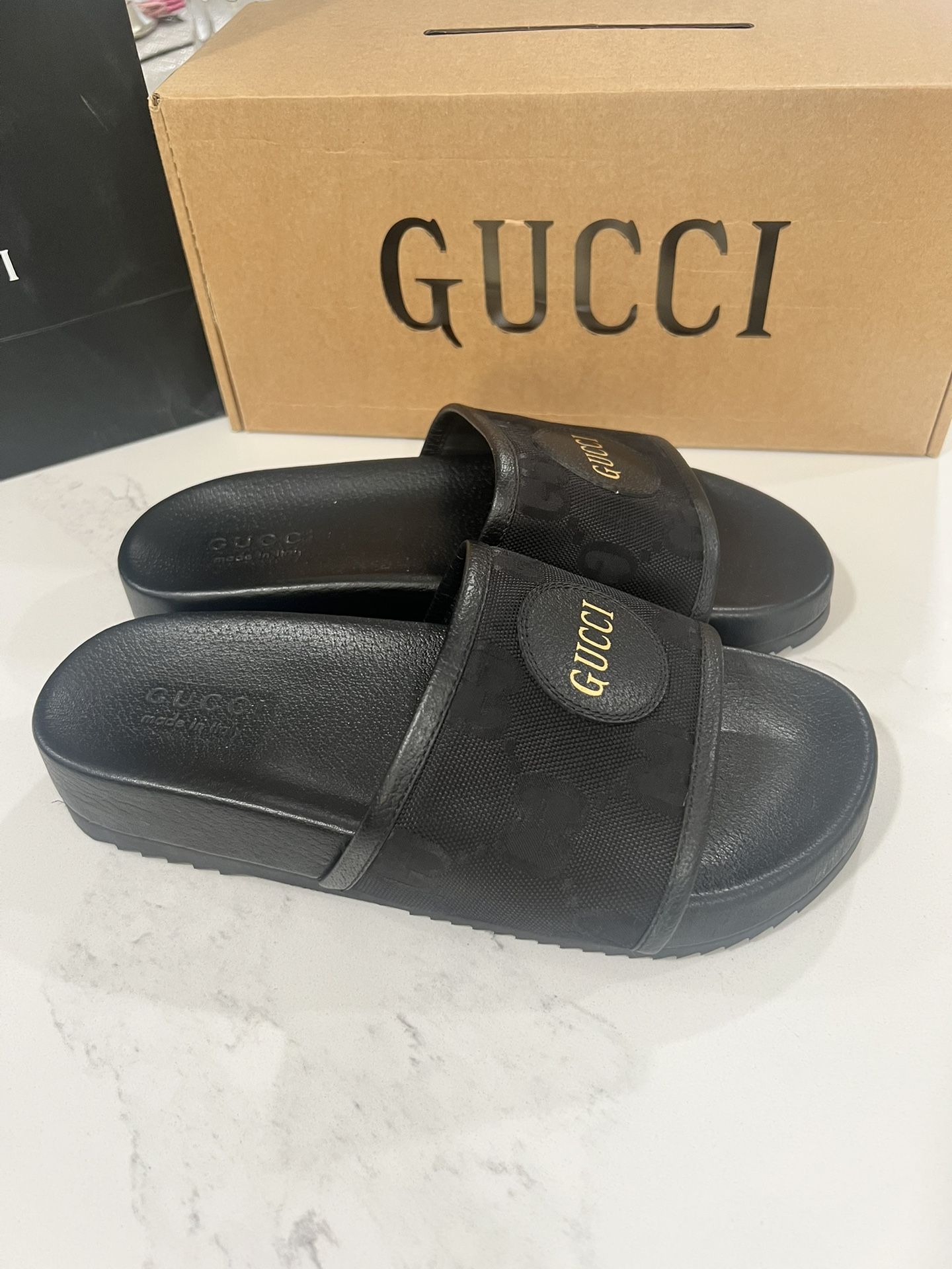 Men GUCCI sandals 