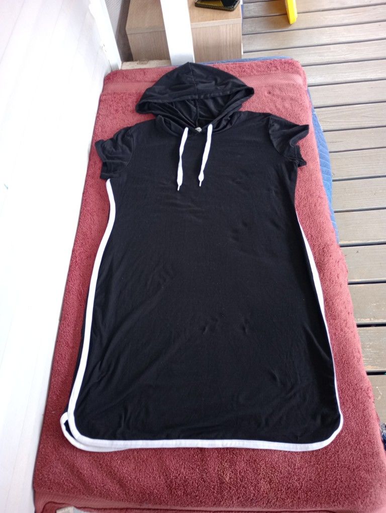 J For Justify Black hooded dress size XL