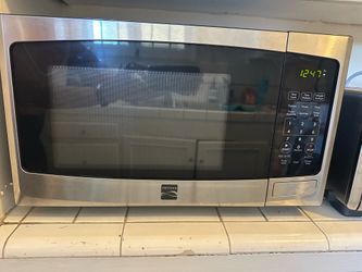 Kenmore 0.9 Cu. Ft. Stainless Steel Microwave – Perfect condition