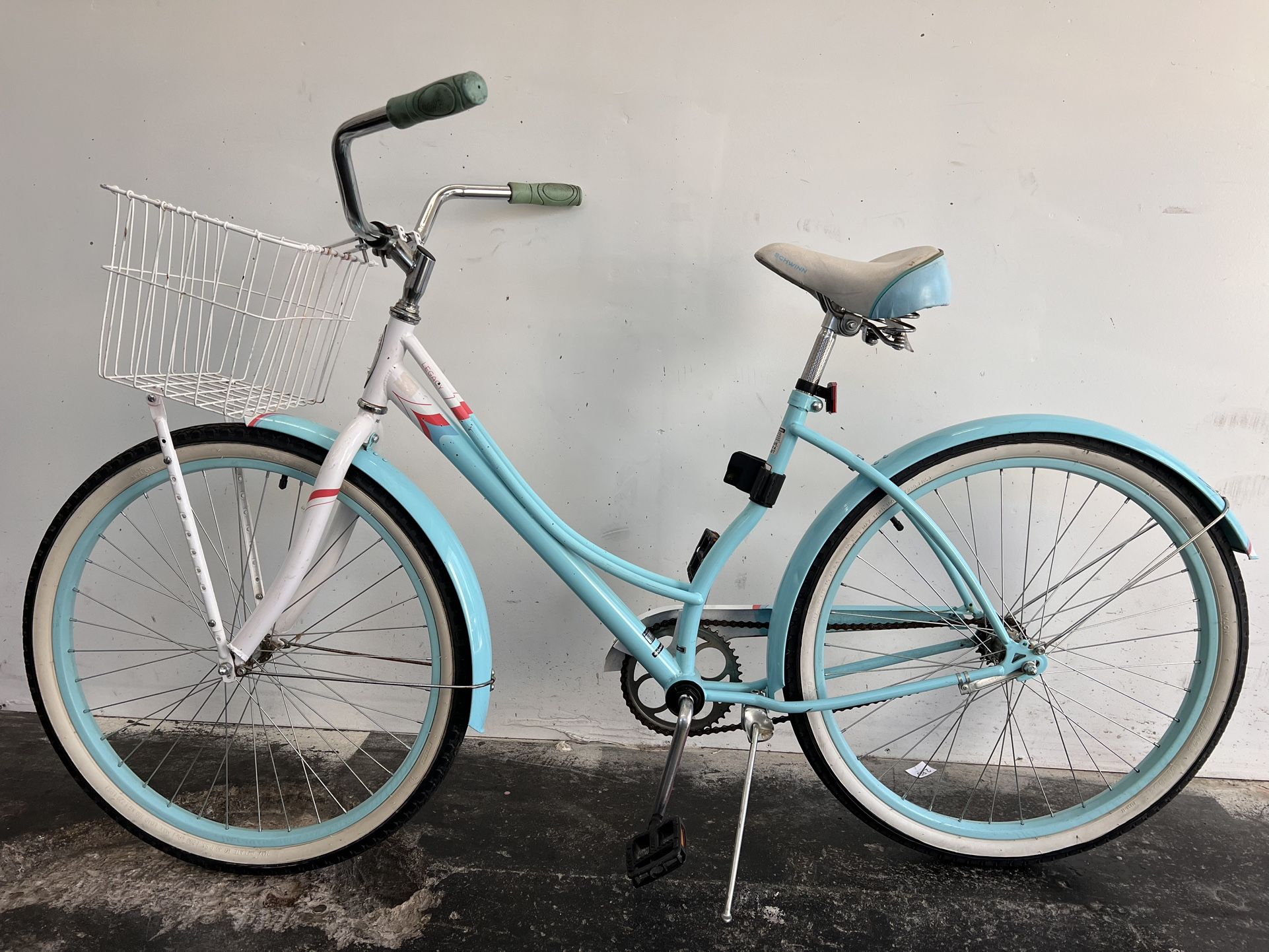 Schwinn Legacy 26" Cruiser Bike - Blue/White