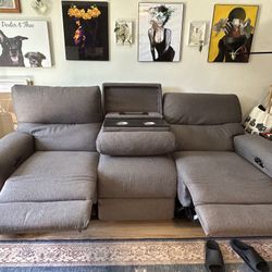 Bob’s Recliner Electric Sofa w/ Charging Ports
