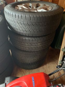 Set of 4 Tires and wheels size 18’s