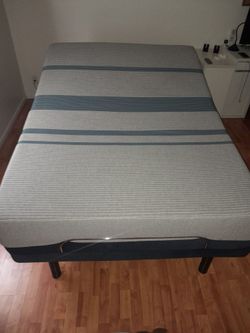 Serta iComfort Full size  Mattress + Adjustable Power Base & Remote