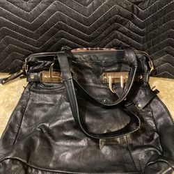 B Makowsky Black Leather Purse 