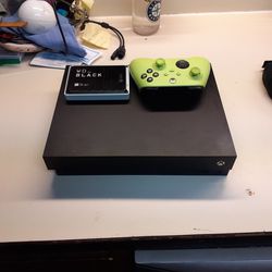 Xbox ONE X+controller+4TB Portable Drive