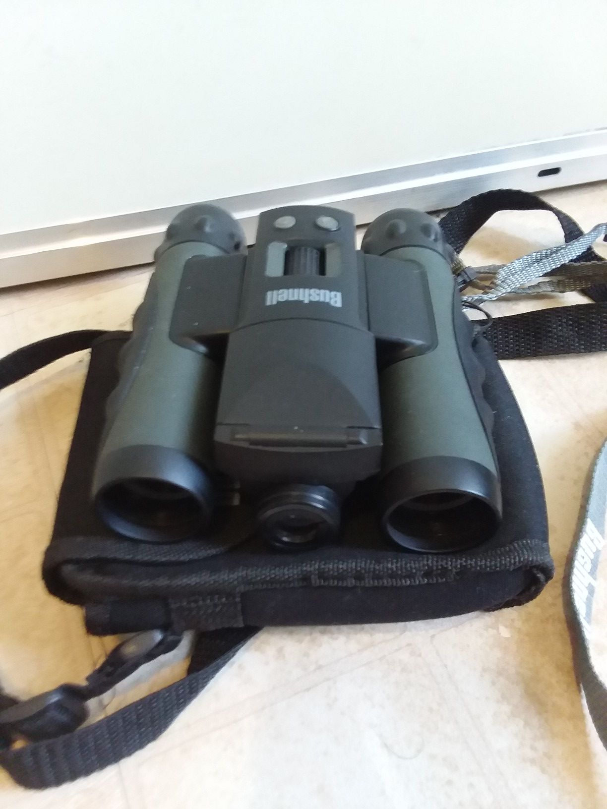 Bushnell ImageView 8x30 Digital Camera Binoculars FOV 367 @1000 Yds.