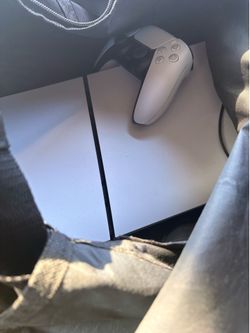PS5 lightly used $295